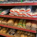 Brød og bakevarer på plass i butikken :)